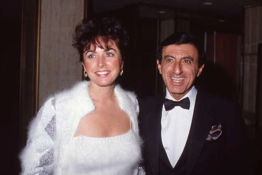 Jamie Farr Wife