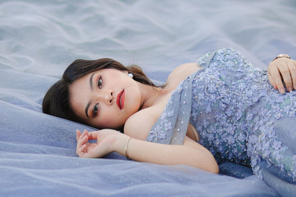 What Should You Look for in a Formal Evening Gown?